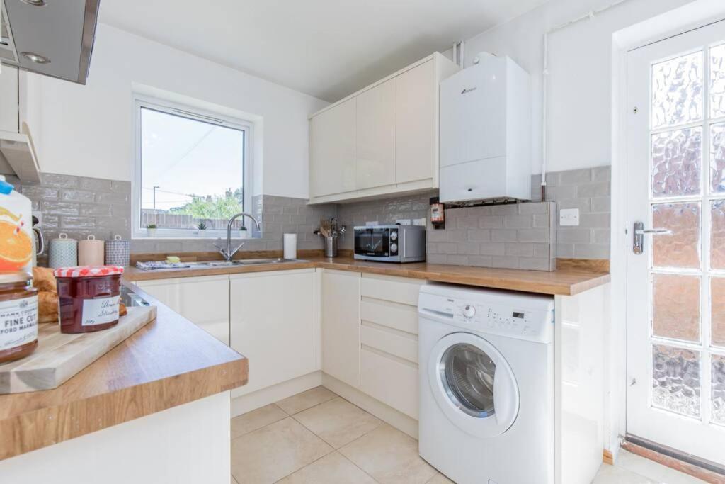 Stylish Townhouse In The Heart Of Summertown オックスフォード エクステリア 写真